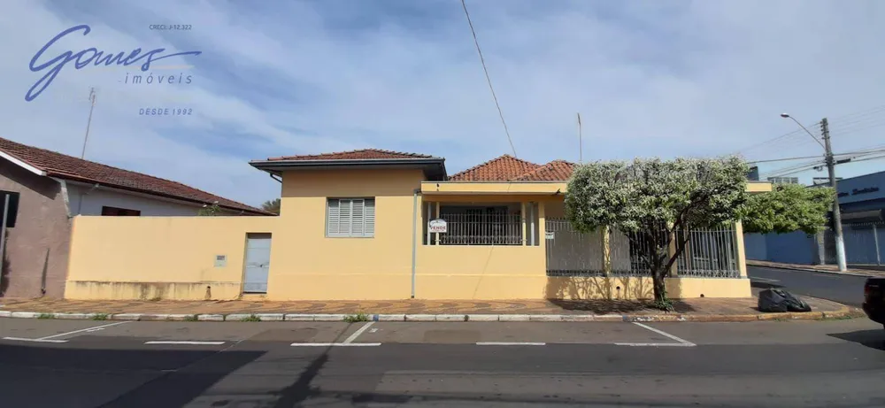 Casa, 3 quartos, 224 m² - Foto 1