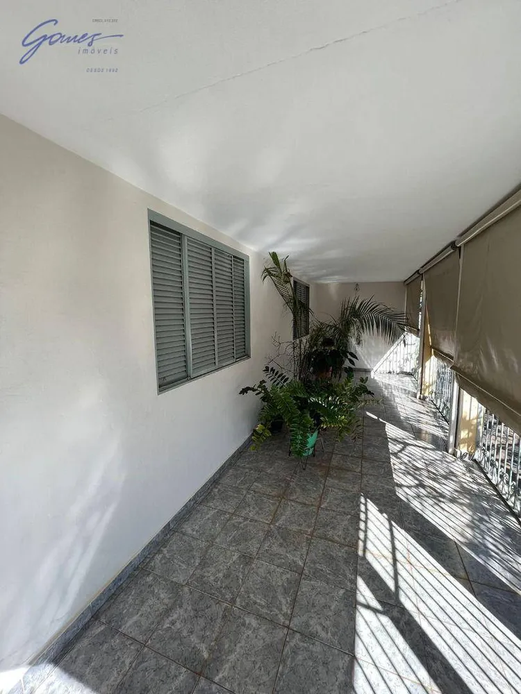Casa, 3 quartos, 224 m² - Foto 2