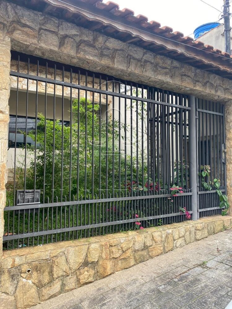 Casa para alugar com 3 quartos, 240m² - Foto 3