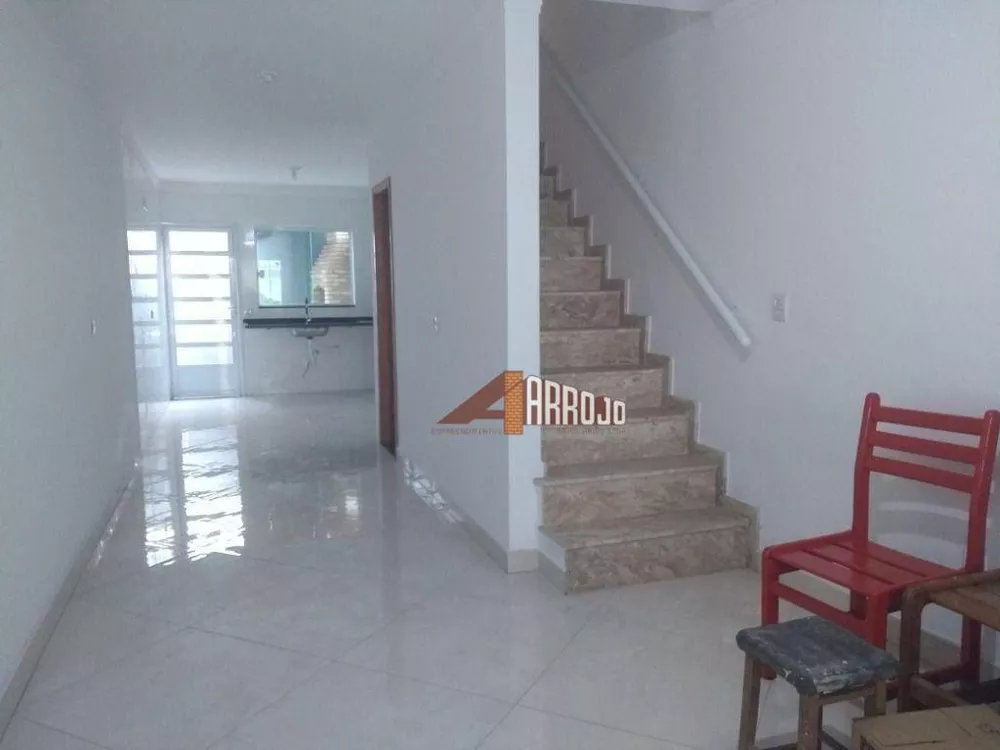 Sobrado à venda com 3 quartos, 110m² - Foto 1