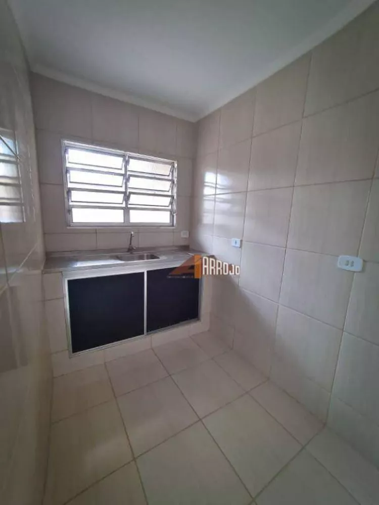 Casa à venda com 4 quartos, 146m² - Foto 2