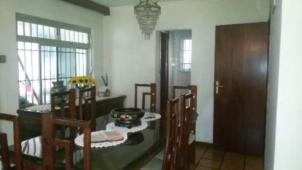 Sobrado à venda com 5 quartos, 353m² - Foto 2