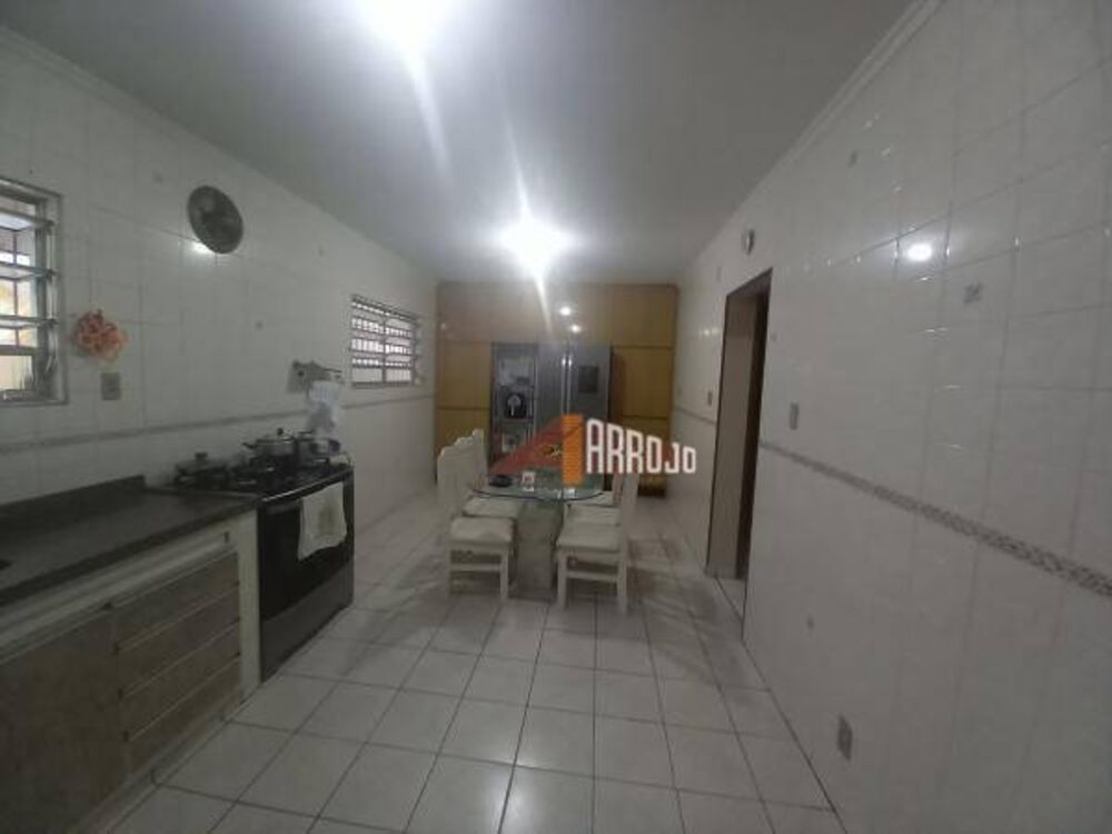 Casa, 3 quartos, 215 m² - Foto 10