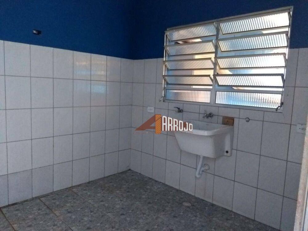 Casa, 3 quartos, 246 m² - Foto 1