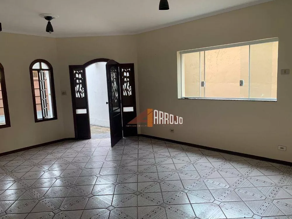 Sobrado à venda com 3 quartos, 280m² - Foto 1