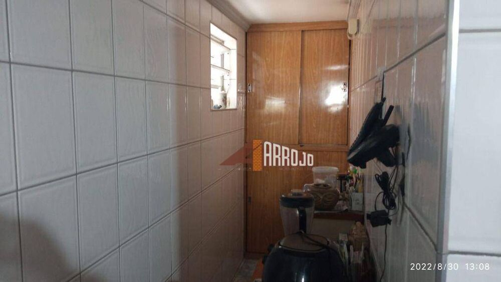 Casa à venda com 3 quartos, 250m² - Foto 1