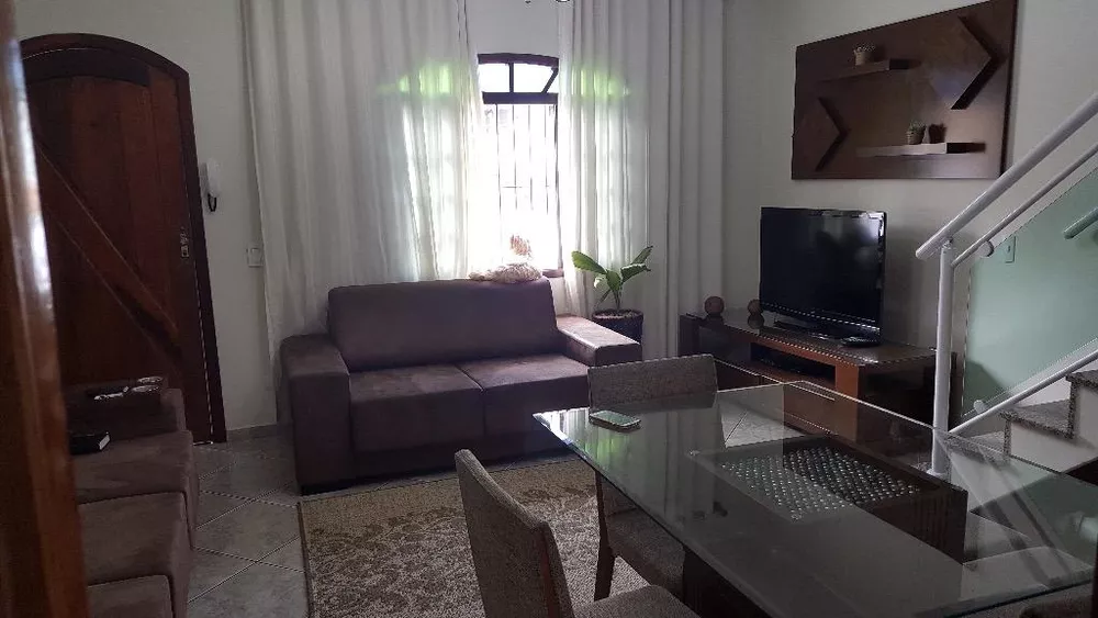 Sobrado à venda com 3 quartos, 127m² - Foto 1