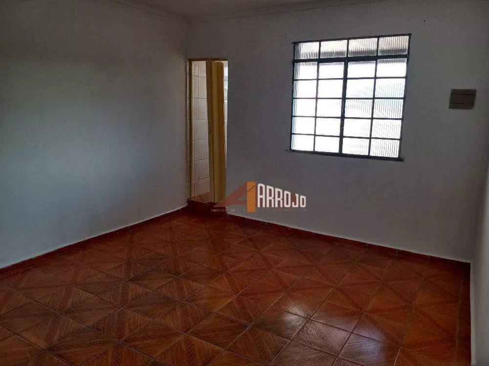 Casa para alugar com 1 quarto, 40m² - Foto 2