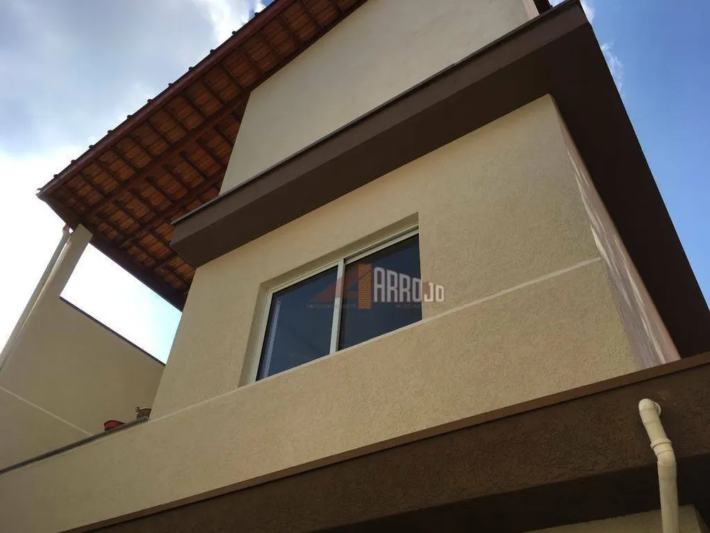 Sobrado, 3 quartos, 200 m² - Foto 1