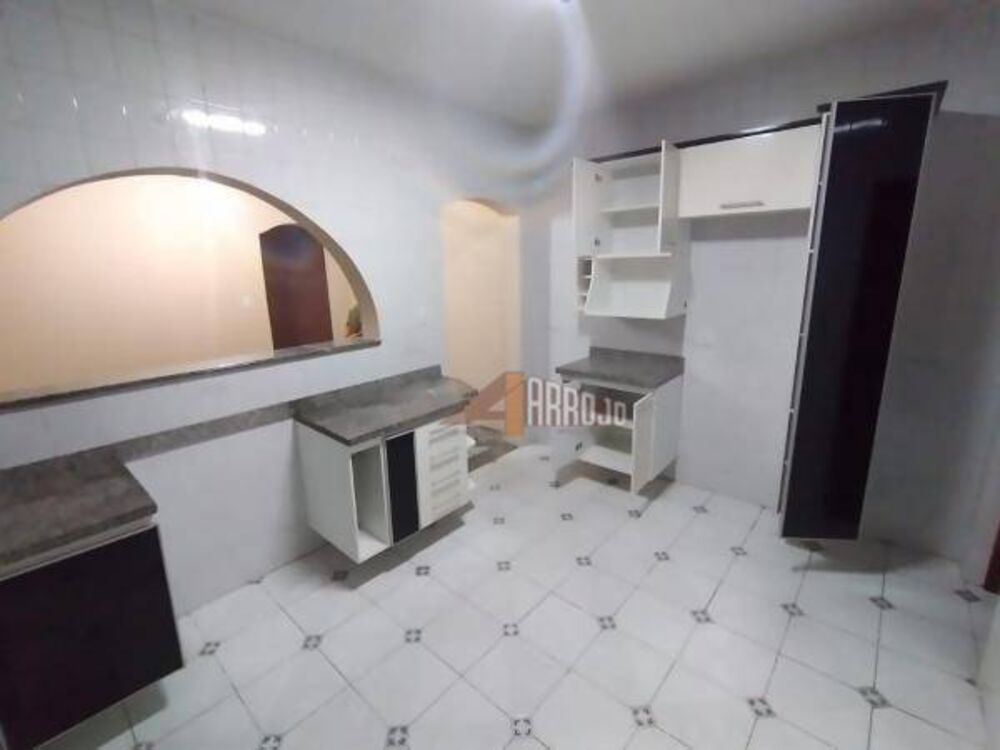 Sobrado, 4 quartos, 245 m² - Foto 2