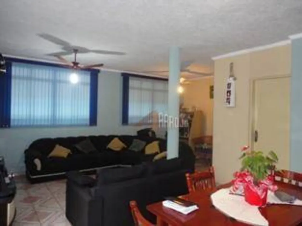 Sobrado, 4 quartos, 219 m² - Foto 1