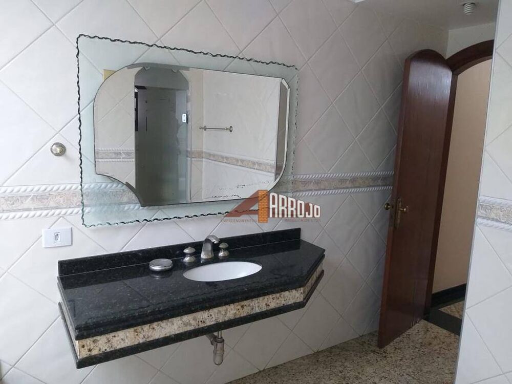 Casa, 3 quartos, 227 m² - Foto 1