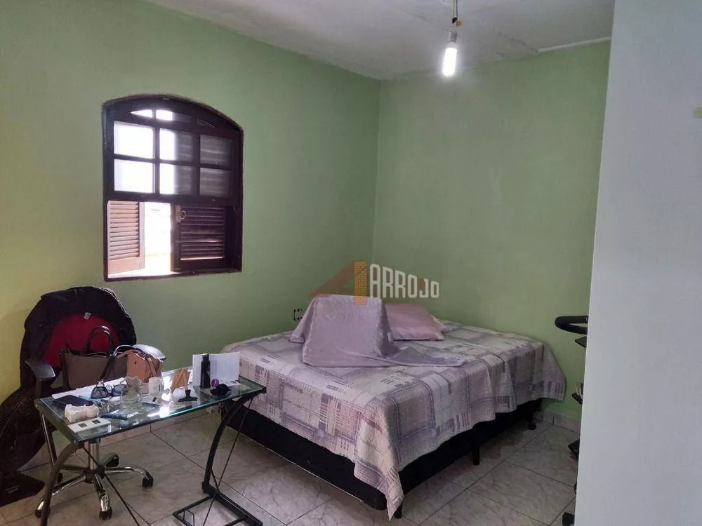 Sobrado à venda com 2 quartos, 195m² - Foto 4