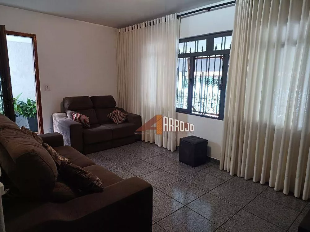 Casa à venda com 2 quartos, 95m² - Foto 1