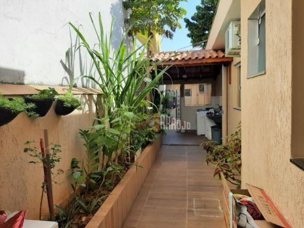 Casa, 3 quartos, 231 m² - Foto 2