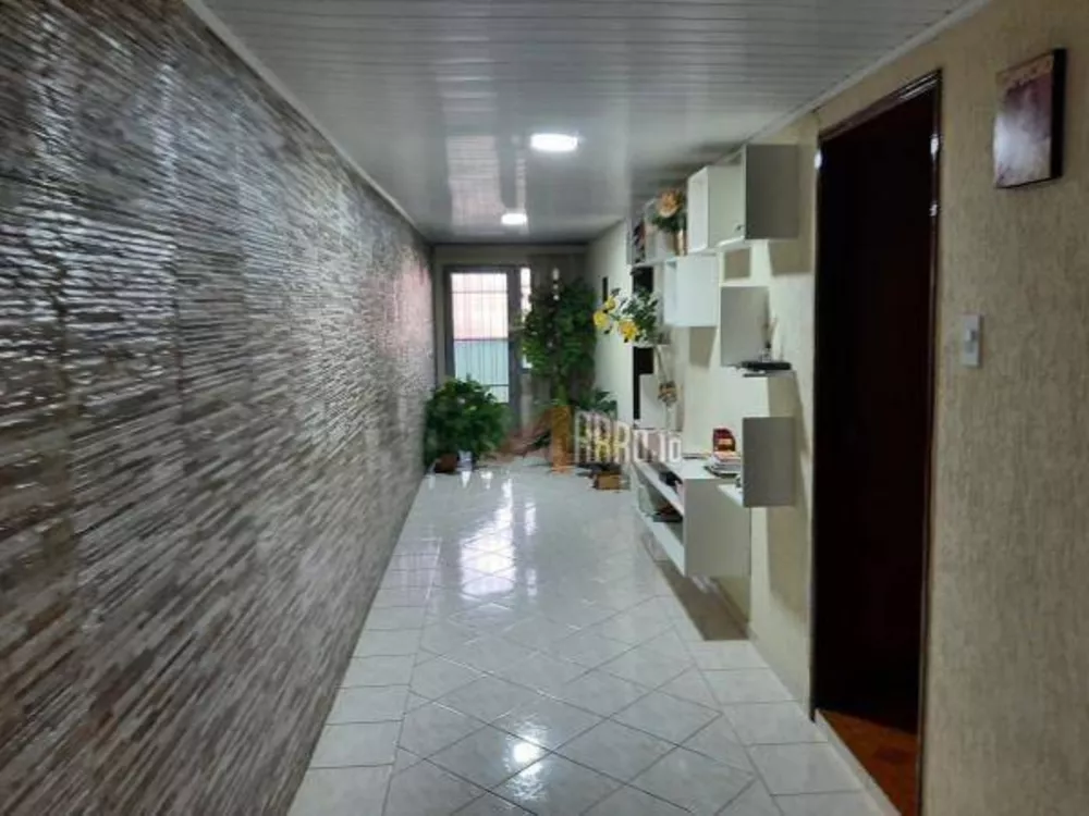 Casa à venda com 2 quartos, 140m² - Foto 1