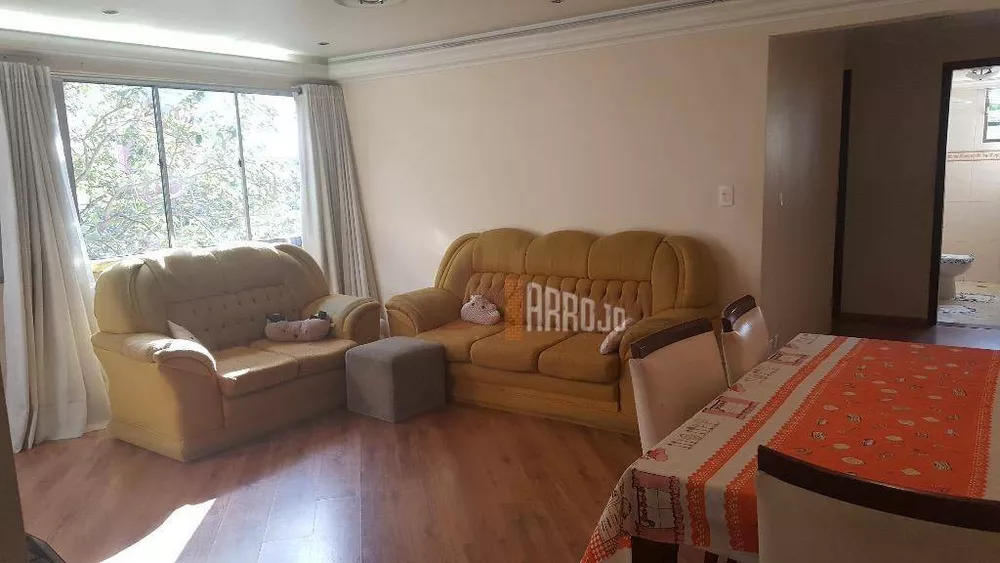 Apartamento à venda com 2 quartos, 67m² - Foto 4