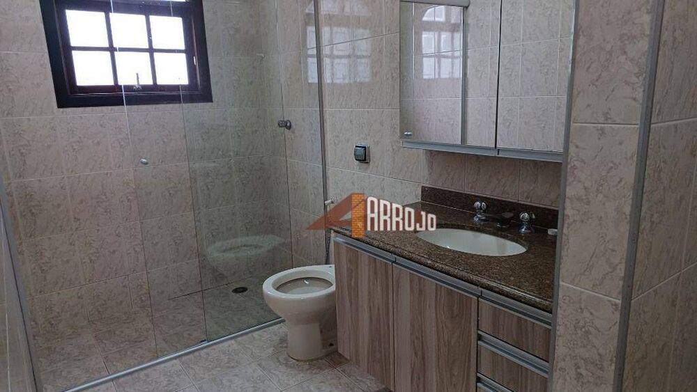 Sobrado, 3 quartos, 220 m² - Foto 1
