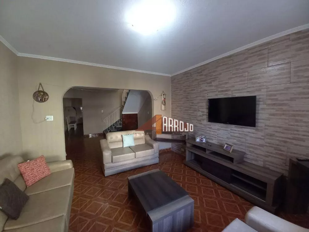 Sobrado à venda com 3 quartos, 120m² - Foto 1