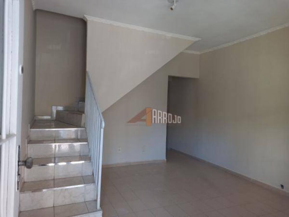 Sobrado à venda com 4 quartos, 192m² - Foto 1