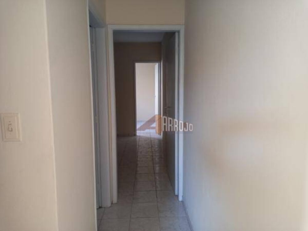 Sobrado à venda com 4 quartos, 192m² - Foto 2