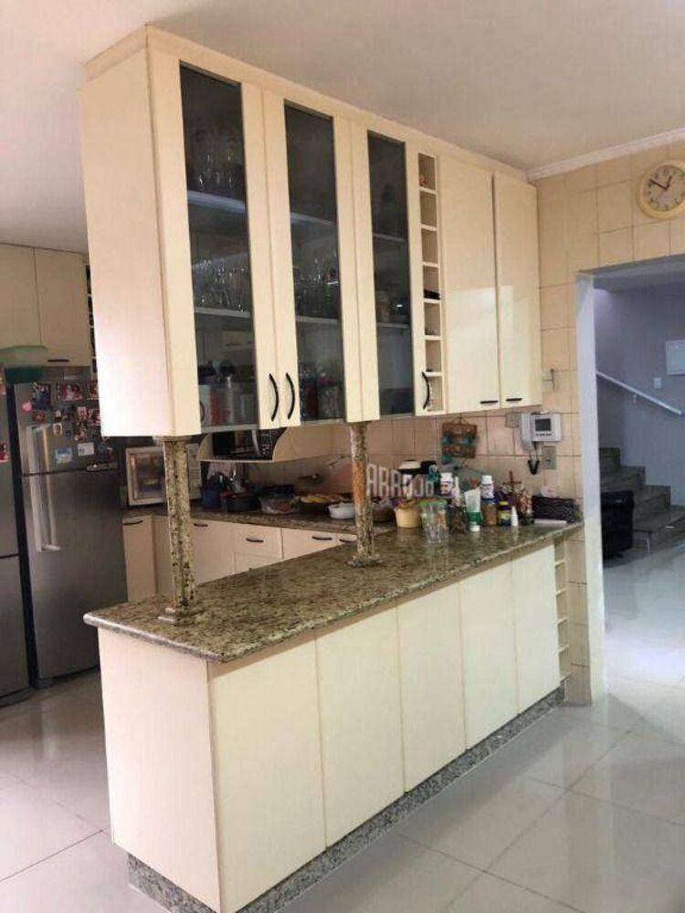 Sobrado, 3 quartos, 219 m² - Foto 3