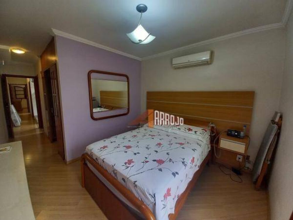 Sobrado, 3 quartos, 196 m² - Foto 1