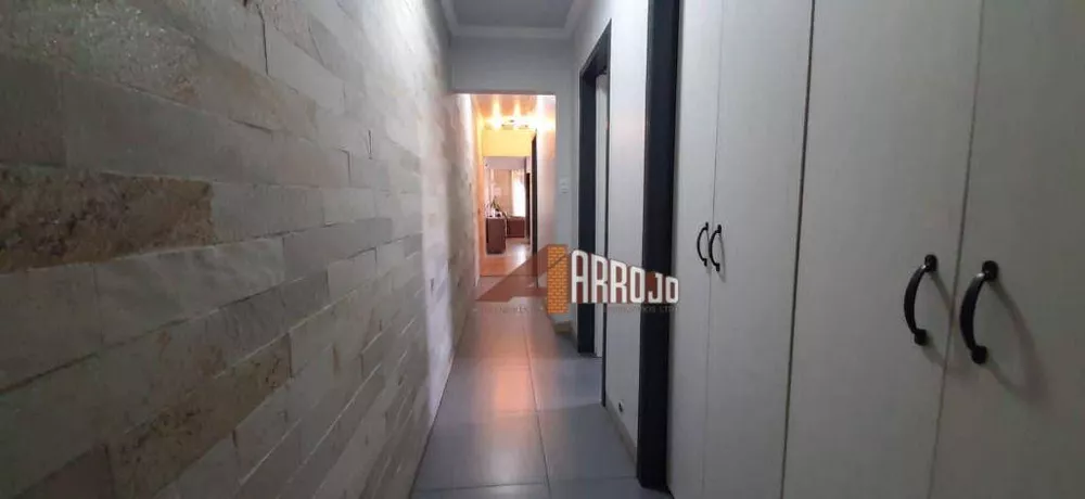 Casa à venda com 3 quartos, 370m² - Foto 8