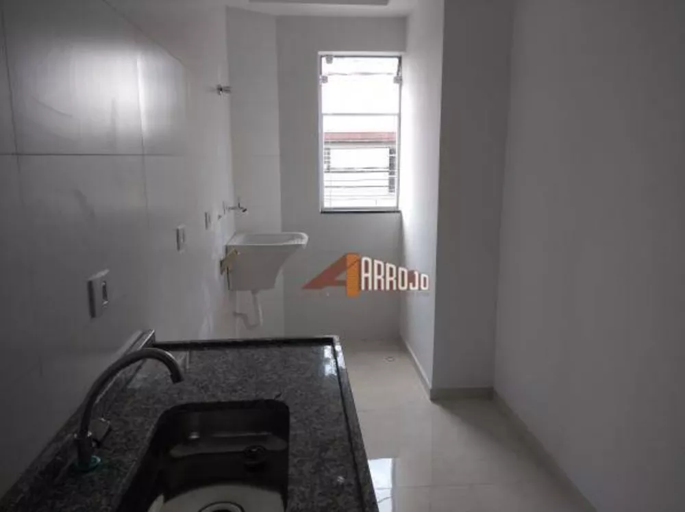 Apartamento à venda com 2 quartos, 47m² - Foto 3