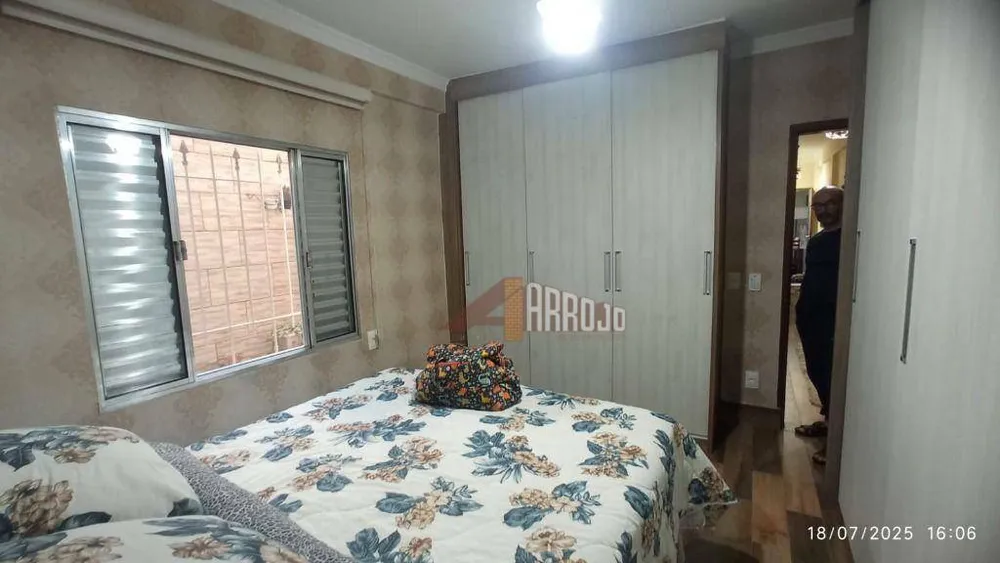 Sobrado, 3 quartos, 240 m² - Foto 1