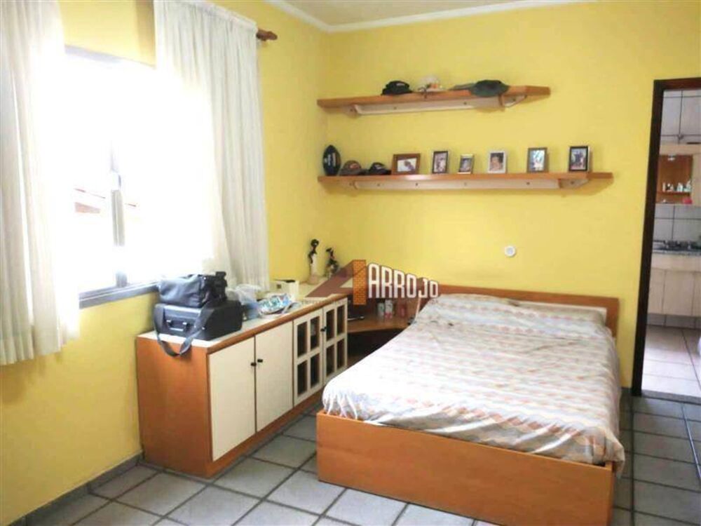 Sobrado, 3 quartos, 218 m² - Foto 2
