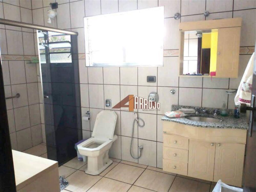 Sobrado, 3 quartos, 218 m² - Foto 1