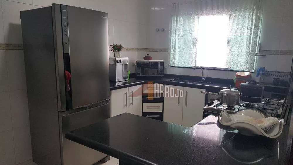 Sobrado à venda com 3 quartos, 370m² - Foto 2