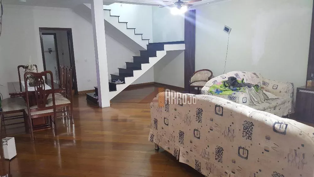 Sobrado à venda com 3 quartos, 370m² - Foto 1