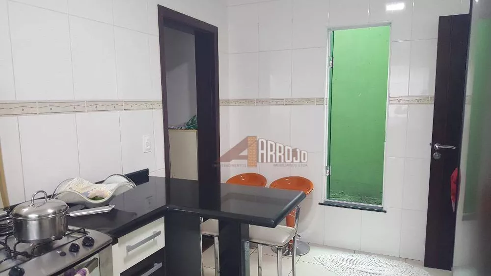 Sobrado à venda com 3 quartos, 370m² - Foto 3