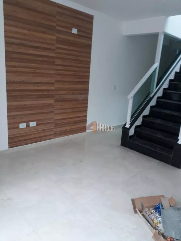 Sobrado à venda com 3 quartos, 155m² - Foto 2