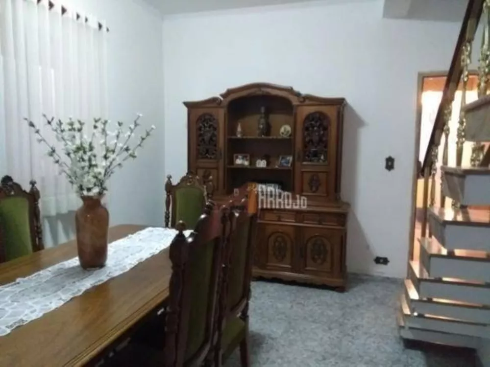 Sobrado à venda com 3 quartos, 195m² - Foto 1