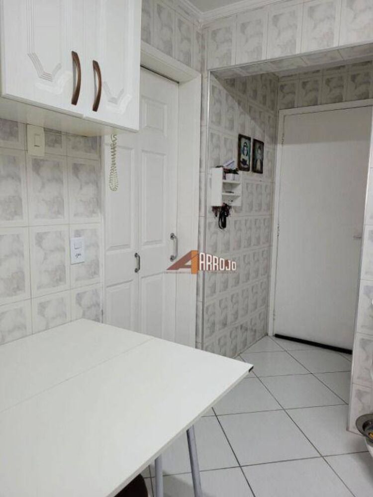 Apartamento à venda com 3 quartos, 84m² - Foto 4