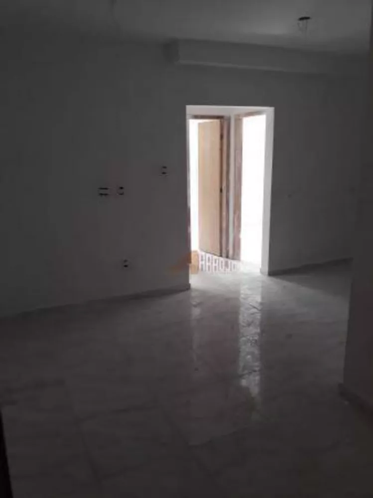 Apartamento à venda com 2 quartos, 38m² - Foto 2