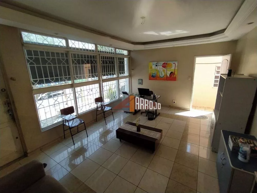 Sobrado à venda com 4 quartos, 280m² - Foto 1