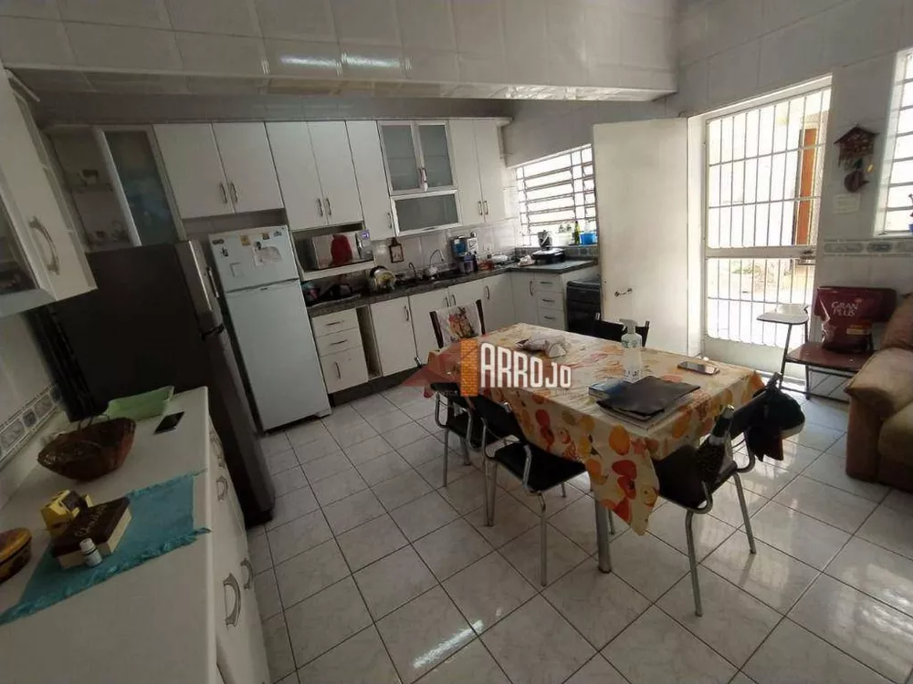 Sobrado à venda com 4 quartos, 280m² - Foto 8