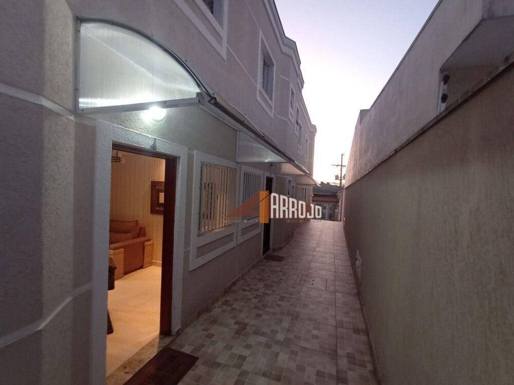 Sobrado à venda com 2 quartos, 70m² - Foto 1