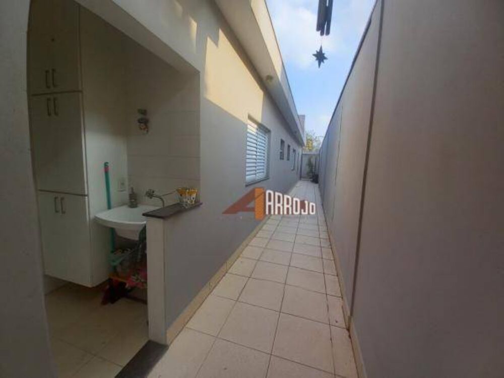 Casa, 3 quartos, 340 m² - Foto 1