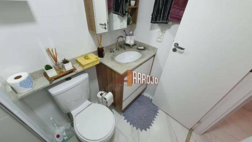 Apartamento à venda com 2 quartos, 64m² - Foto 3