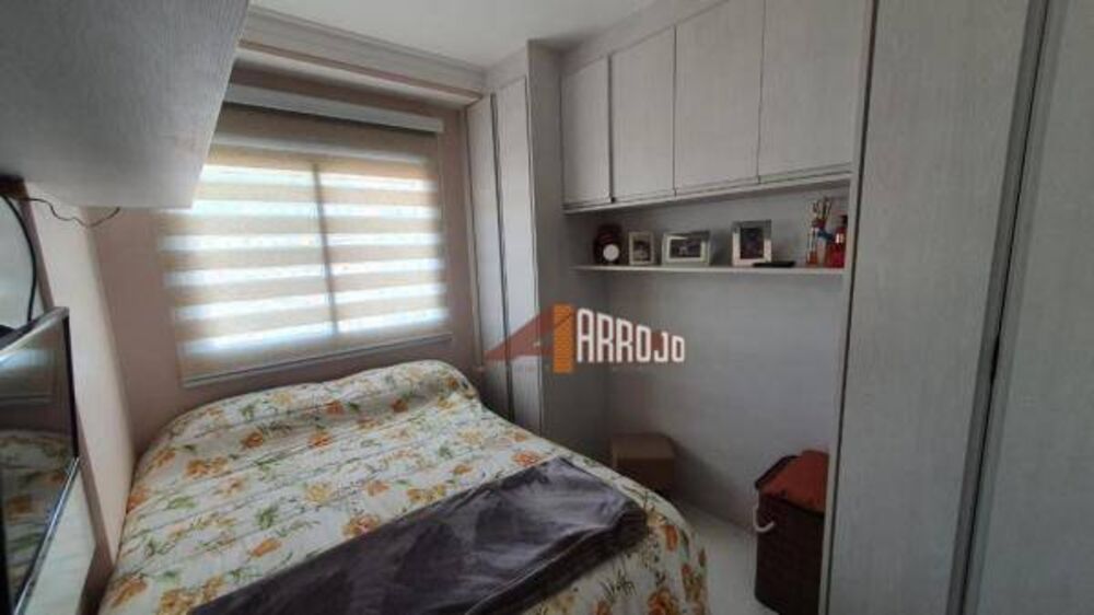 Apartamento à venda com 2 quartos, 64m² - Foto 4