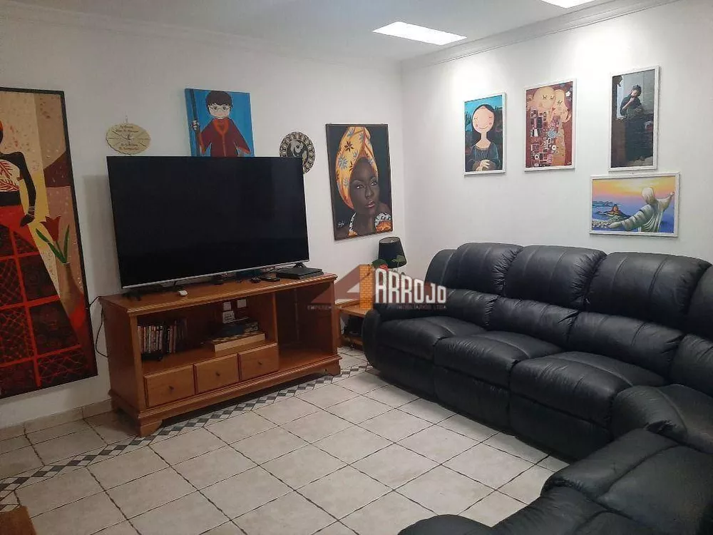 Casa à venda com 3 quartos, 200m² - Foto 2