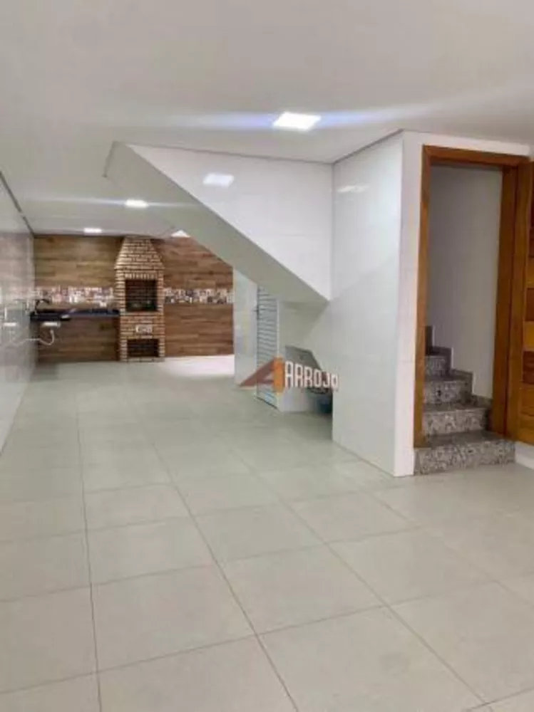 Sobrado à venda com 3 quartos, 220m² - Foto 2