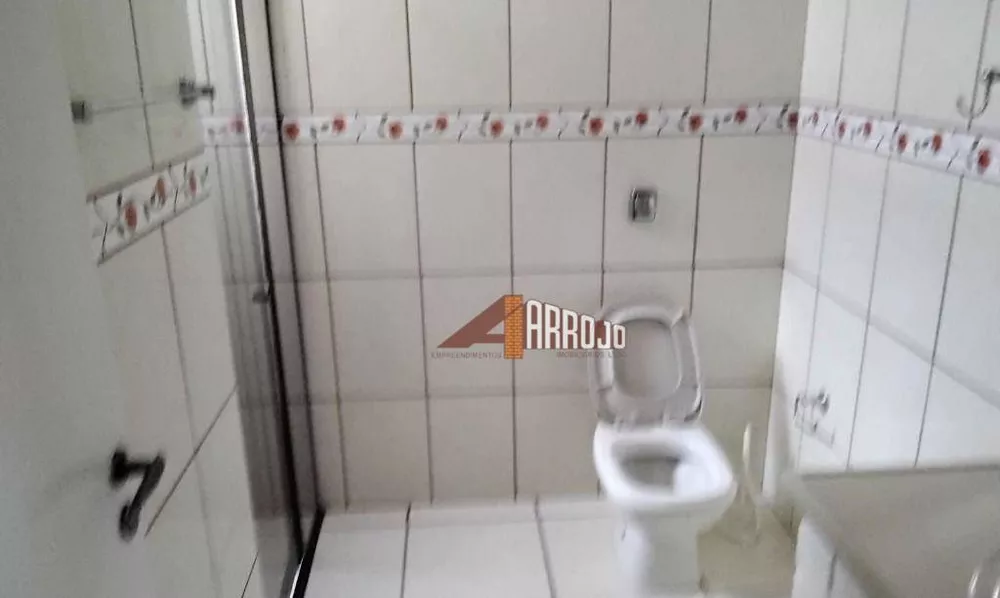 Apartamento à venda com 3 quartos, 76m² - Foto 2