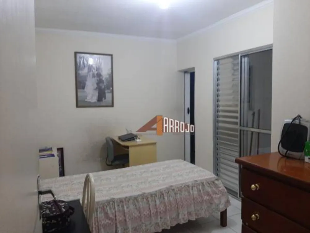 Casa, 4 quartos, 180 m² - Foto 1