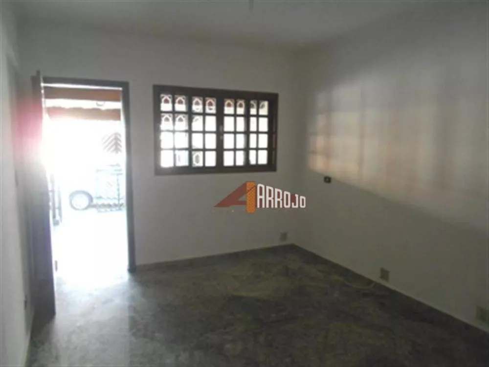 Sobrado à venda com 2 quartos, 160m² - Foto 1